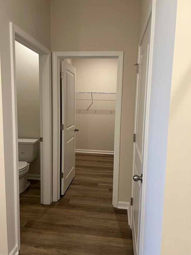 Building Photo - $500 off first month’s rent if lease signed by February 28th!!!!