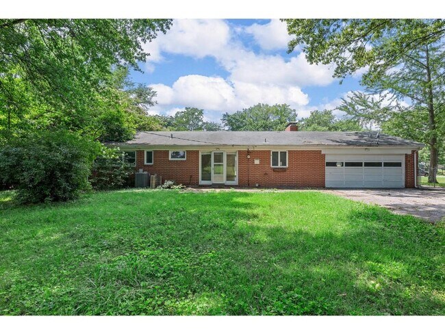 Building Photo - 718 Wenneker Dr
