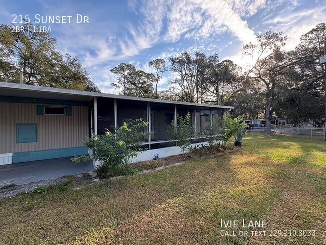 Building Photo - 215 Sunset Dr