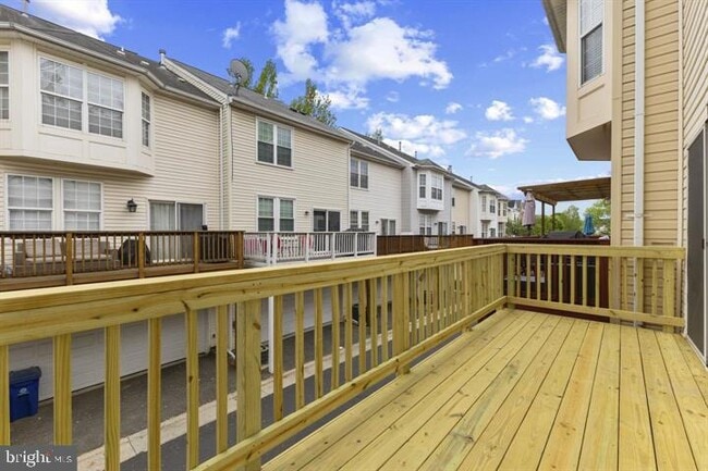 Building Photo - 46212 Walpole Terrace