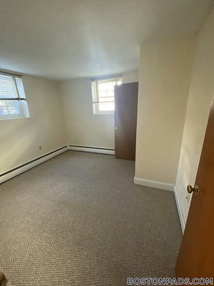 Building Photo - 12 Brattle Dr
