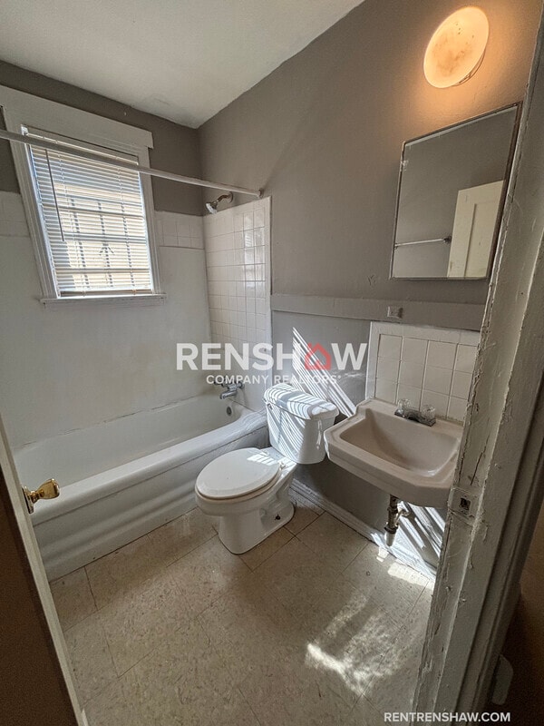 Building Photo - 3203 Jackson Ave