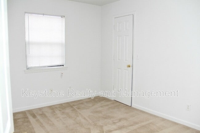 Building Photo - 1375 Thompsonville Ln