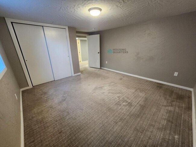 Building Photo - 1108 E 37th Ave