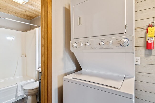 Building Photo - 2 bedroom, 2 bathroom Whitefish Condo, steps away from Whitefish Lake, minutes from the ski slopes!