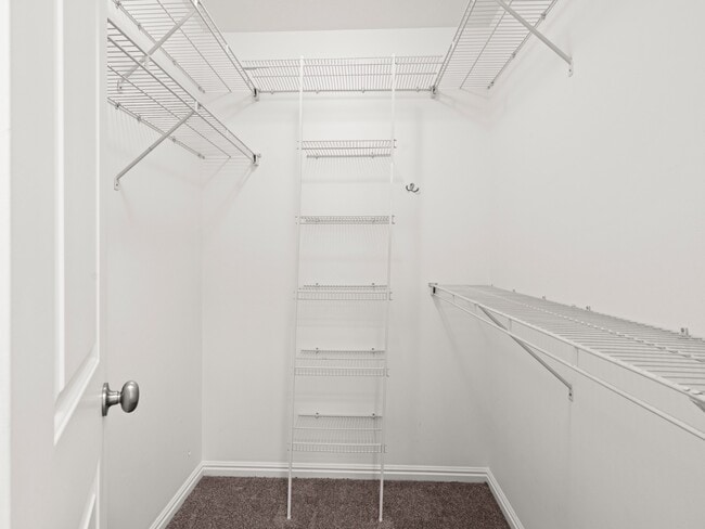 Building Photo - 5047 W Rock Butte Rd