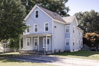 Building Photo - 17 Montague St