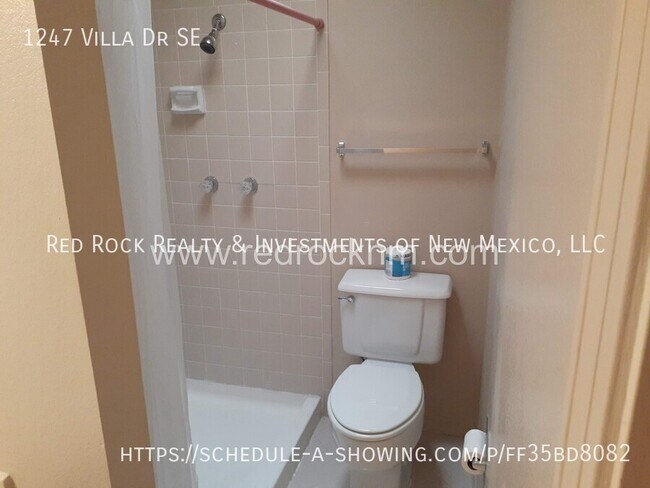 Building Photo - 1247 Villa Dr SE