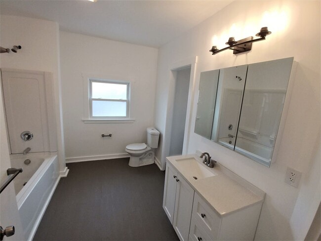 Building Photo - GORGEOUS, large 3 bedroom stand alone hous...