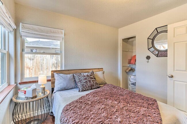 Building Photo - 991 S Bryant St