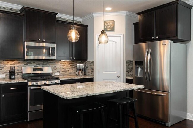 Building Photo - 104 Auburn Cove