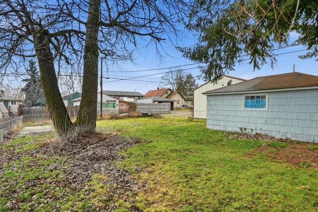 Building Photo - 2118 E Central Ave