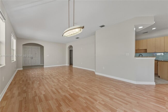 Building Photo - 2238 SW 125th Ave