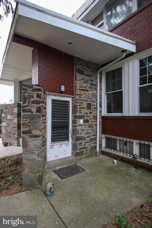 Building Photo - 2734 W Country Club Rd
