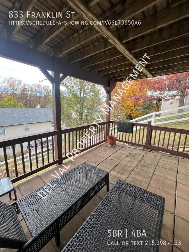 Building Photo - 833 Franklin St