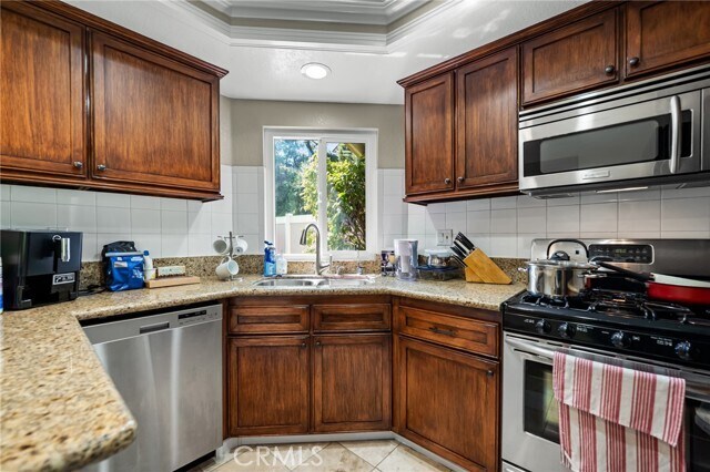 Building Photo - 1315 Albariza Pl