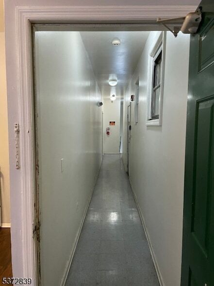 Building Photo - 1165 E State St