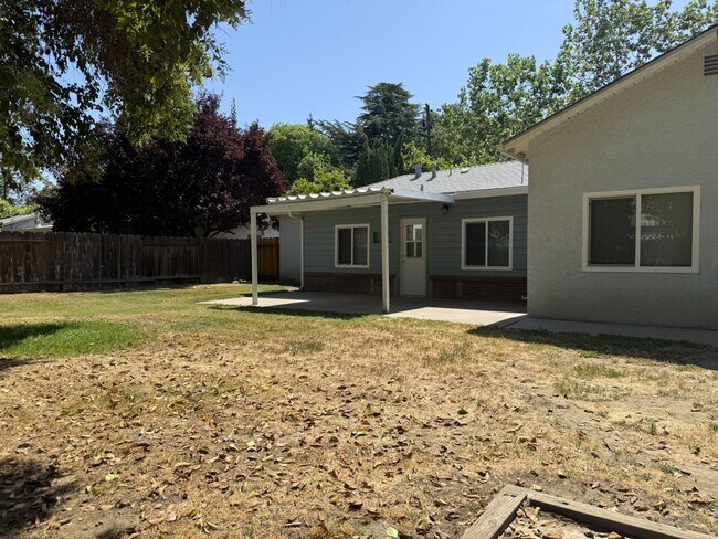 Building Photo - Charming and newly upgraded home. AVAILABL...