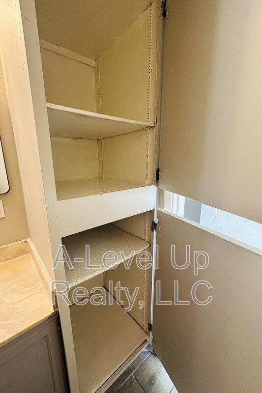 Building Photo - 5745 S Southland Blvd