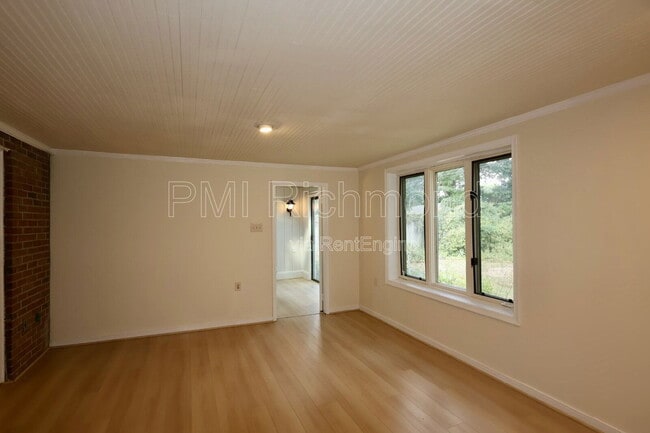 Building Photo - 8402 Kalb Rd