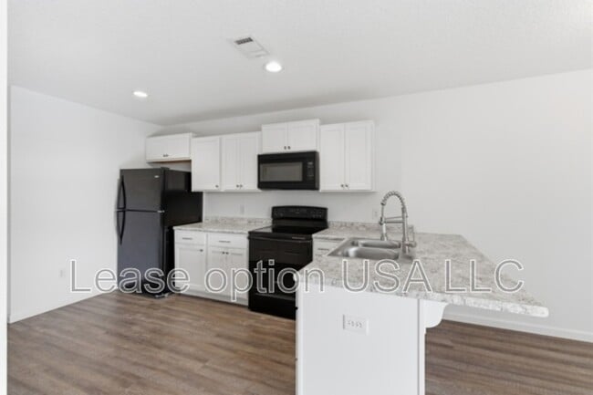 Building Photo - 34 Pine St