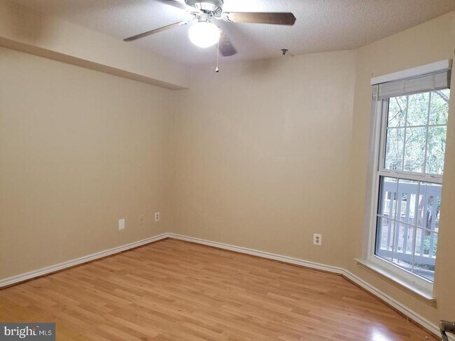 Building Photo - 1504 Lincoln Way