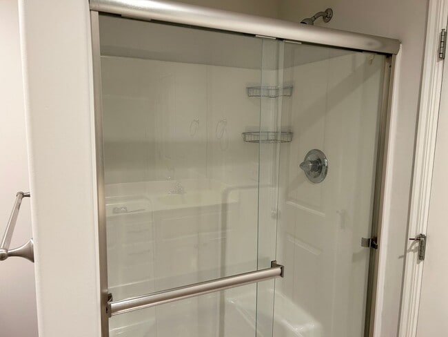 Building Photo - 3 Bed Townhome in Grain Valley