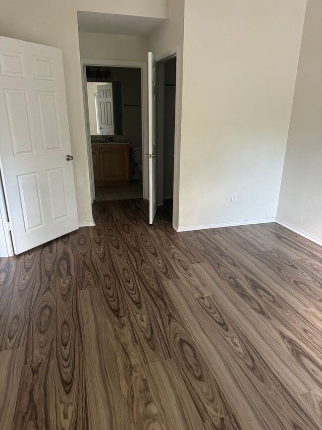 Building Photo - Nautilus Cove 2 Bedroom 2 Bath