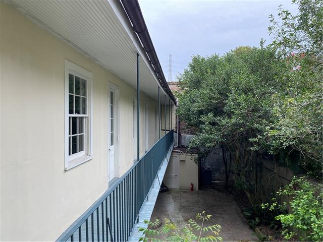 Building Photo - 1014 Royal St