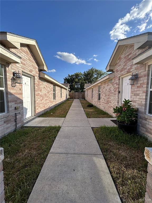 Primary Photo - 206 W Albatross Ave