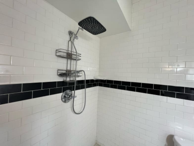 Building Photo - 118 2nd St SW