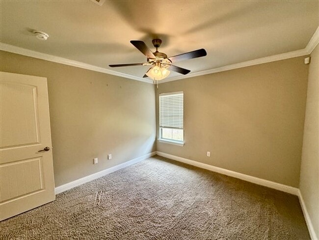 Building Photo - For Lease in Gated Cypress Place! Like-New...