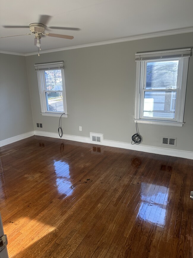 Building Photo - 530 Bellevue Rd