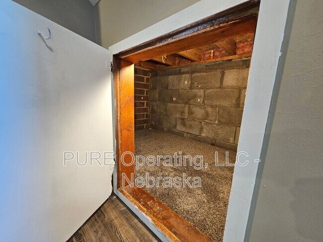 Building Photo - 8303 Vernon Ave