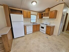 Building Photo - 208 Maverick Ln