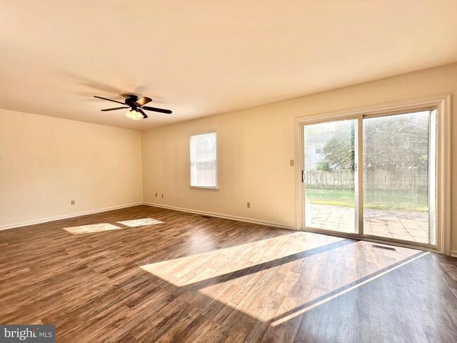 Building Photo - 8337 Colony Cir