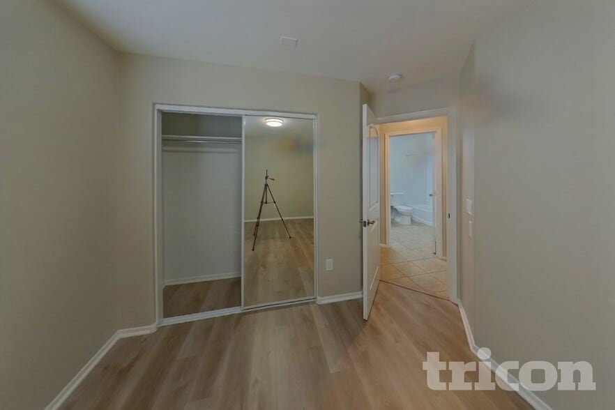 Building Photo - 1353 S Sabino Dr