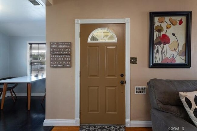 Building Photo - 5643 Ashworth St