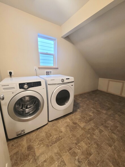 Building Photo - 19226 25th Ave SE