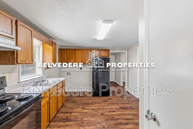 Building Photo - 112 S Raleigh St