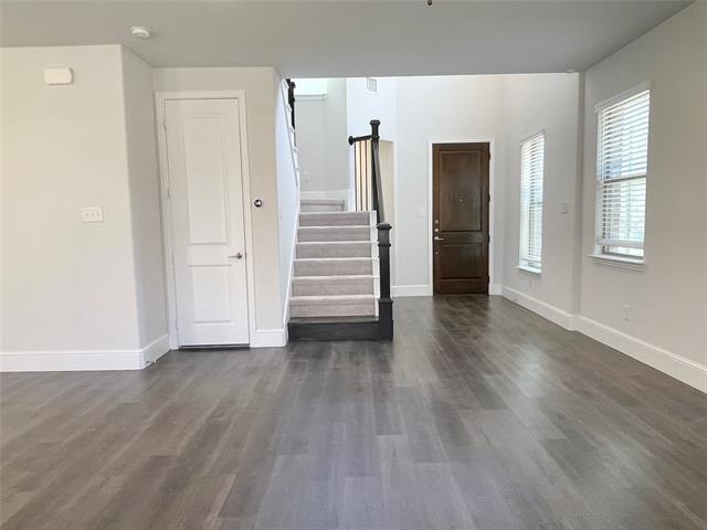 Building Photo - 2257 Washington Dr