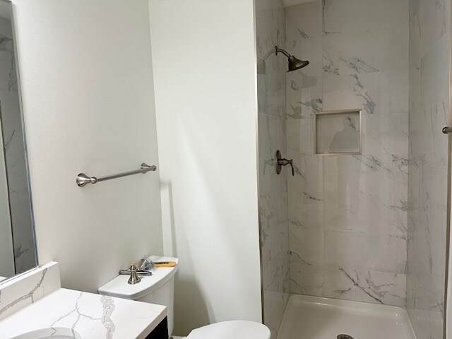 Building Photo - 1711 Whispering Oaks Dr