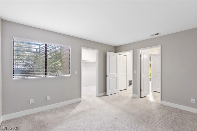 Building Photo - 2220 Pine Breeze Ln