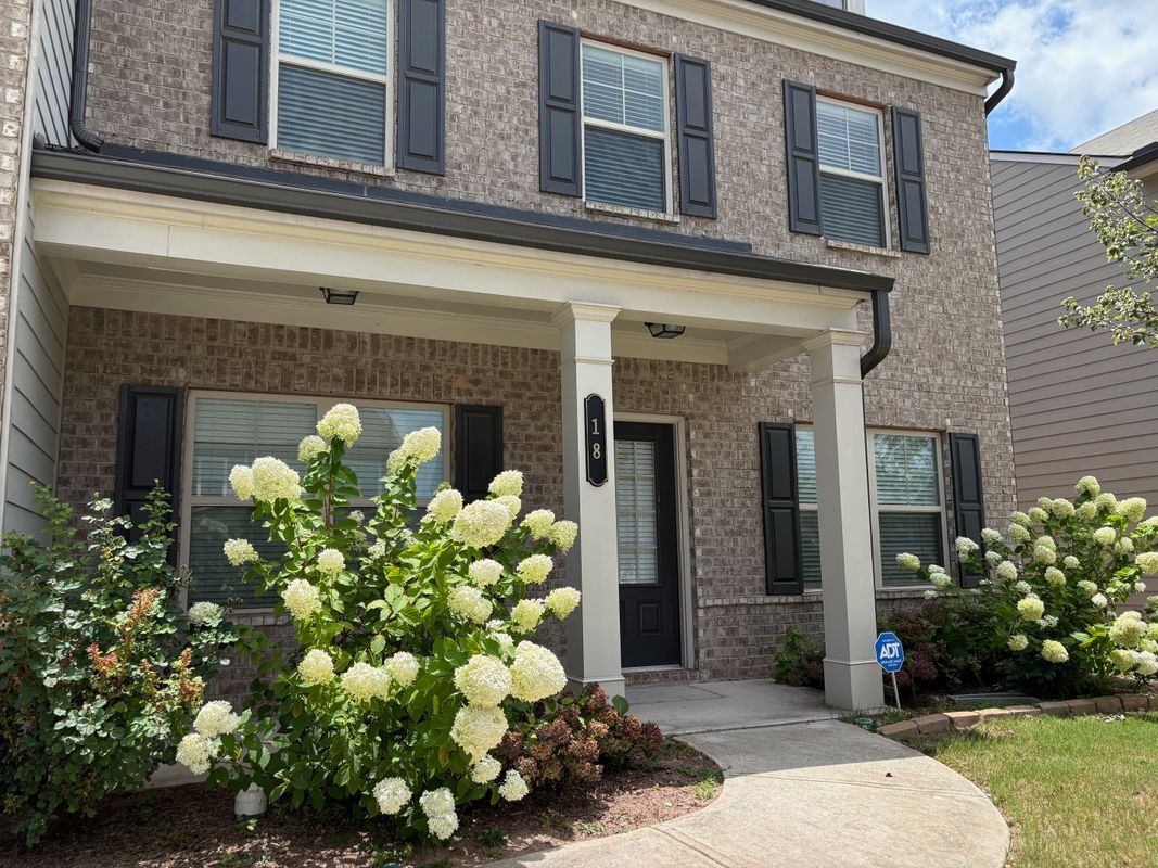 Building Photo - 18 Dorothy Ln