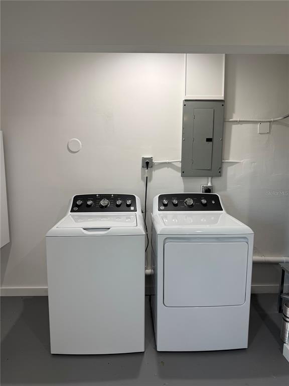 Building Photo - 4321 Sunrise Dr S