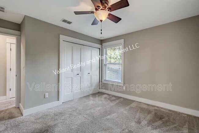 Building Photo - 1228 Willow Ct