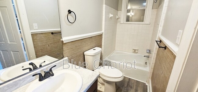 Building Photo - 303 Broad St W