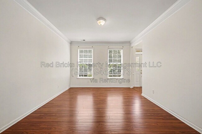 Building Photo - 7864 Whispering Wood Dr