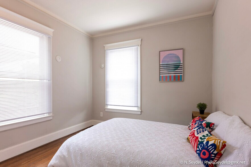 Bedrom 1 - 865 Blaine St