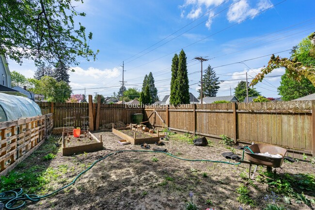 Building Photo - 2024-SAMSON